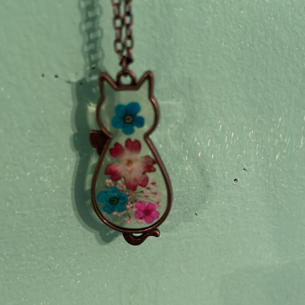 Floral cat necklace